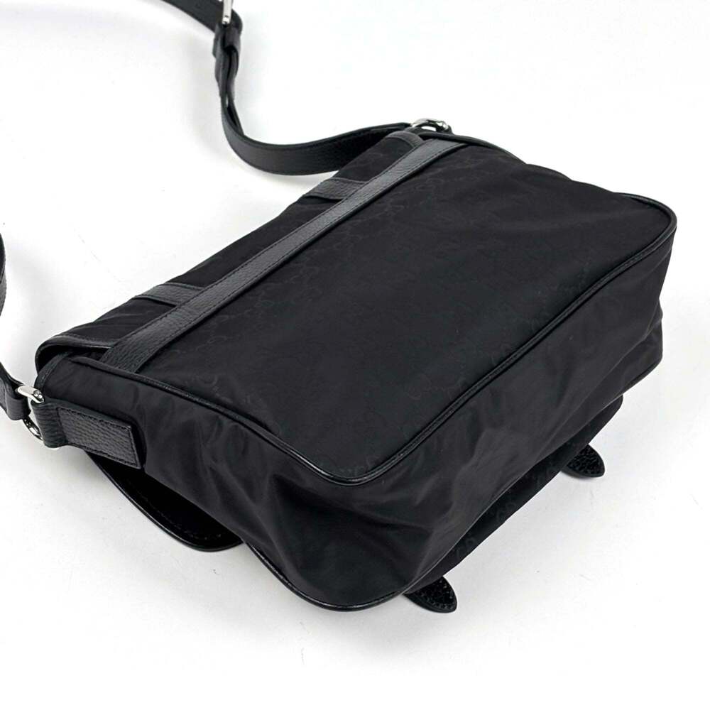 GUCCI Black Messenger Shoulder Bag - Picture 2 of 7